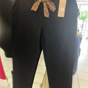 Pantalon uni ceinture tissu